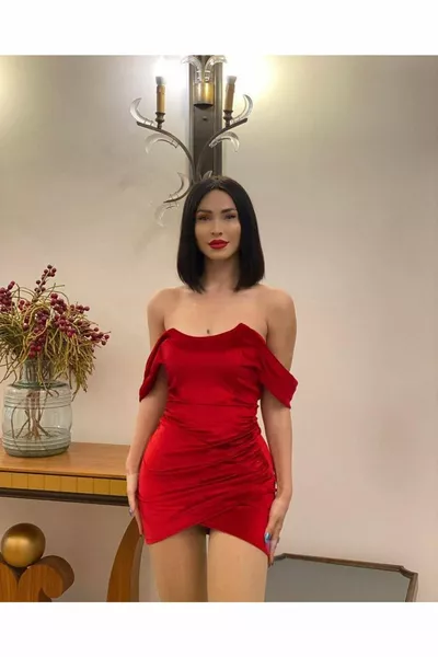 Samt Minikleid mit niedrigen Ärmeln