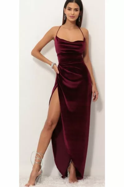 فستان مخملي