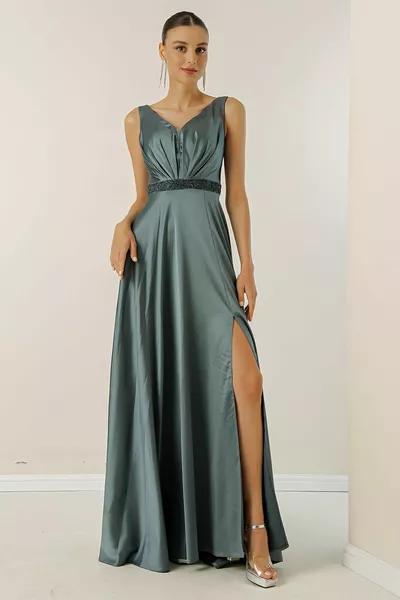 الخامس الرقبة الأشرطة سميكة مطرز الخصر اصطف واسعة الحجم مجموعة طويلة من الساتان اللباس