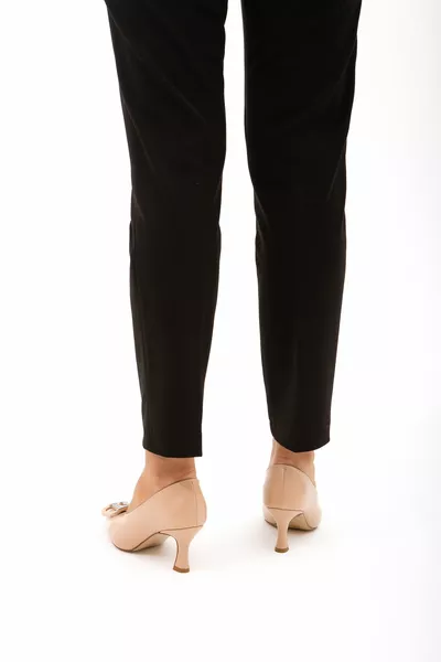 حذاء نسائي نباتي كلاسيكي 