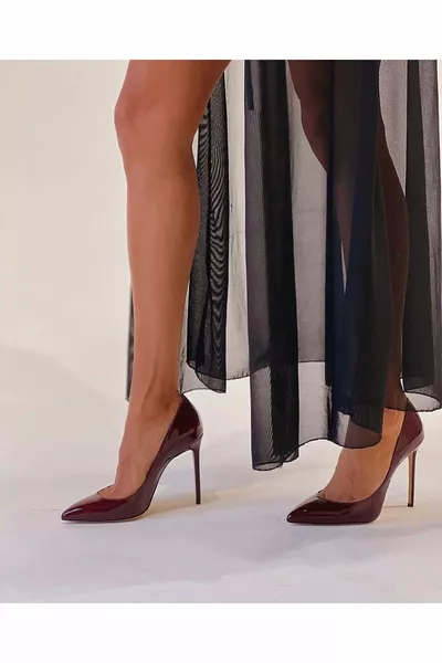 Mi Luz Burgunderfarbene High Heels aus Lackleder