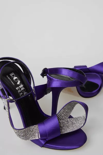 Дамски каменни вечерни обувки със специален дизайн