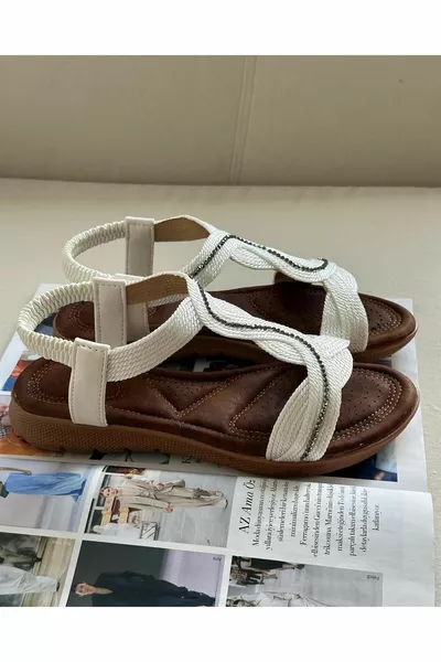 Fluffy Women's Sandals with Chorale Accessories - White