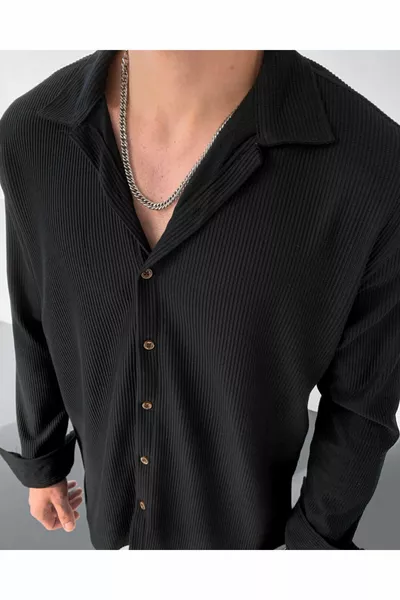 Мужская черная рубашка в рубчик с текстурой пуфика