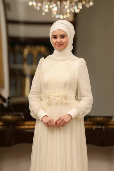 Вечерни рокли с хиджаб на цветя