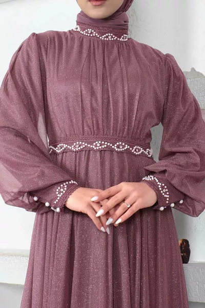 Abito da sera glitterato con dettagli perlati lilla 