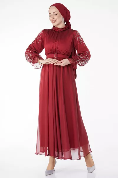 Abito da sera dettagliato con maniche e spalla da donna con colletto da giudice dritto - 