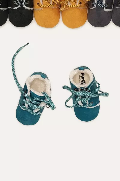 Мягкие мягкие детские пинетки на шнуровке