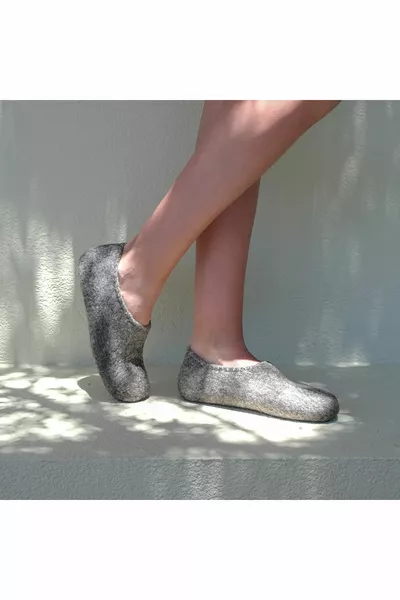 ساكري إيرث فيلت شبشب