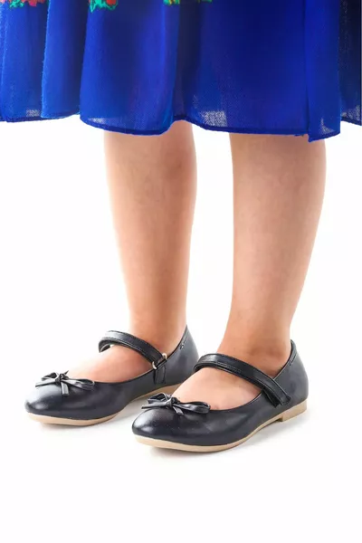 Велкро балетки за момичета с панделка  кожа