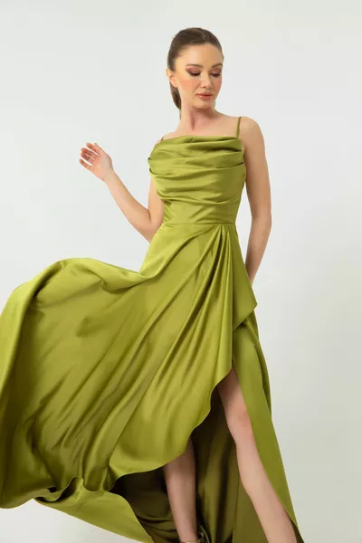 المرأة الفستق الأخضر انتفخ شق الساتان مساء اللباس والتخرج اللباس