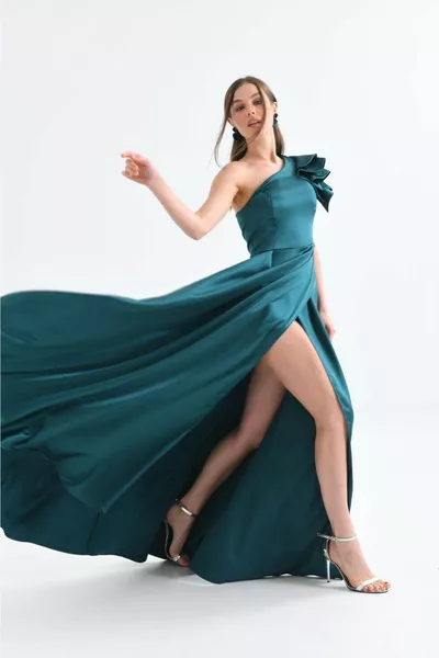 واحد الكتف مفصلة شق الساتان مساء اللباس