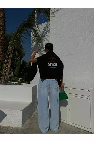 سويت شيرت هوديي واسع بنمط عنكبوت Spirit أسود للجنسين