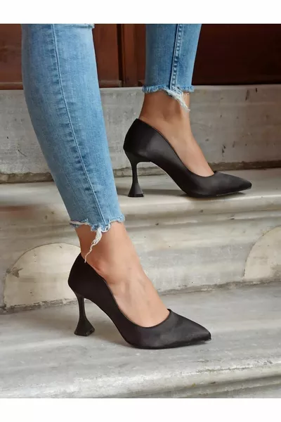 Zwarte hakken voor dames