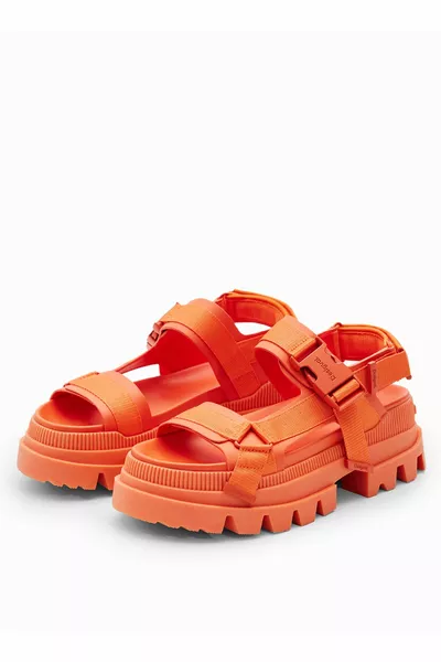 صنادل نسائية 