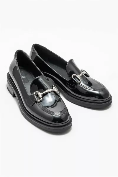 المرأة السوداء المتسكع