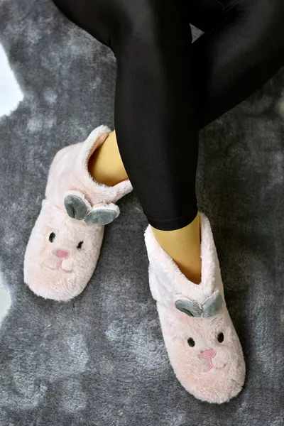 أنثى شخصية أرنب بيت باندوف هاوس بوتس