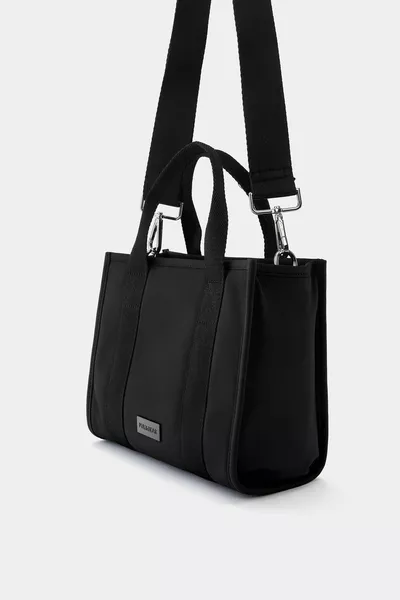 حقيبة حمل صغيرة