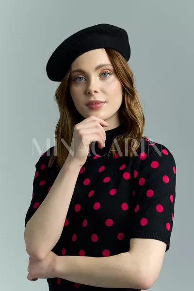 Французский художник из фетровой шапки черного цвета