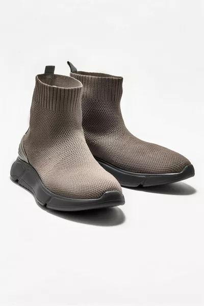 أحذية رياضية كاكي للرجال