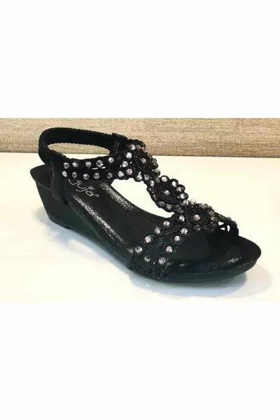 صنادل نسائية 