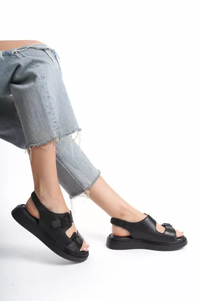 Damen Sandalen aus schwarzem Leder mit Komfort und Knöchelriemen und doppelter Schnalle