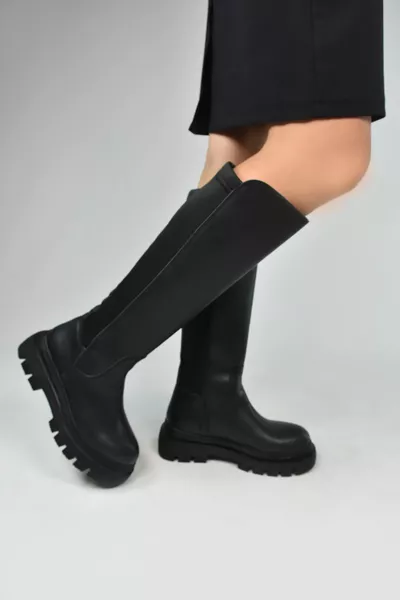 Женские черные гибкие сапоги из телячьей ткани до колена ниже колена
