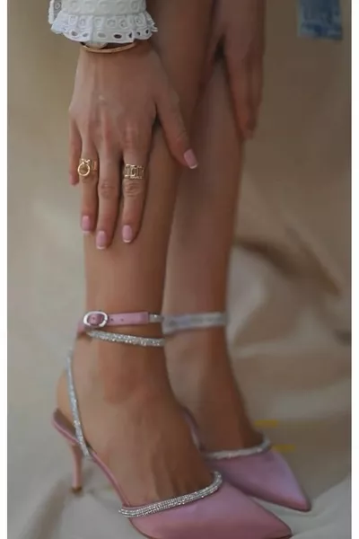 ليولا مسحوق حجر الساتان مفصلة كعب المرأة