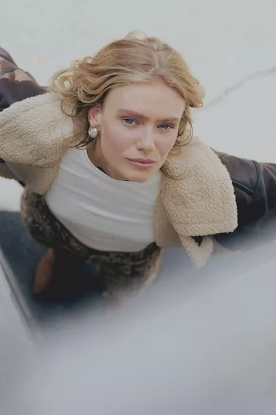 Relax Fit Plush Lined Coat Double-Breasted Collar Zippered with Belt WN