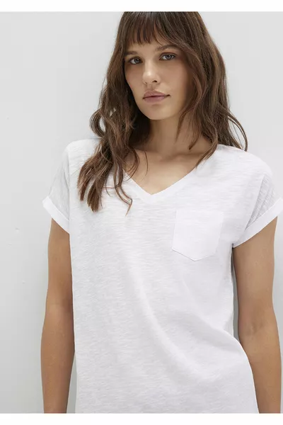 V-Neck White Basic T-Shirt Loose Fit / Relaxed Cut 
