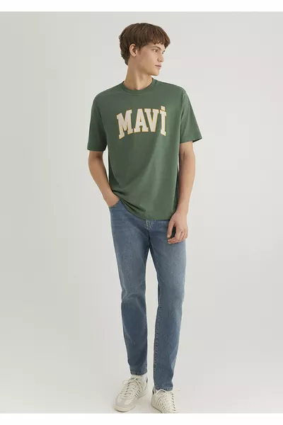 Зелёная футболка с логотипом, свободного кроя / свободная удобная посадка 