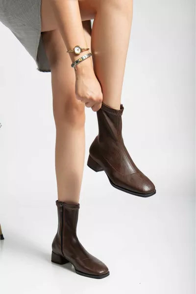 حذاء بوت مريح برباط جانبي وسحاب، بكعب منخفض وجلد TPU، بلون بني داكن وأصبع مستدير