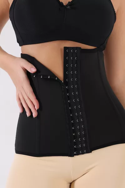 Zwarte latexkorset zonder bandjes met 4-traps versteviging