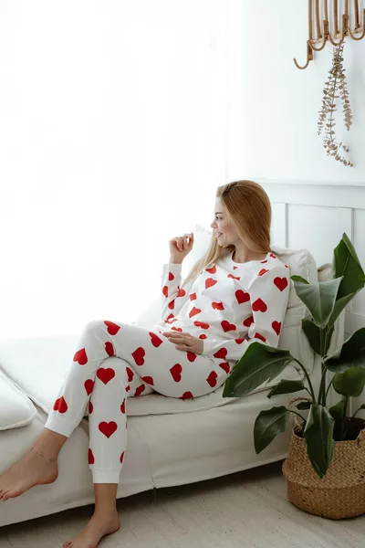 طقم بيجامة نسائي بقلب من القطن ٪