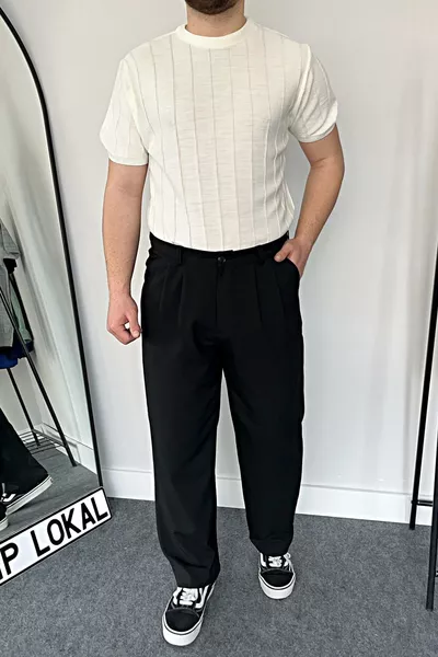 Белая вязаная трикотажная футболка