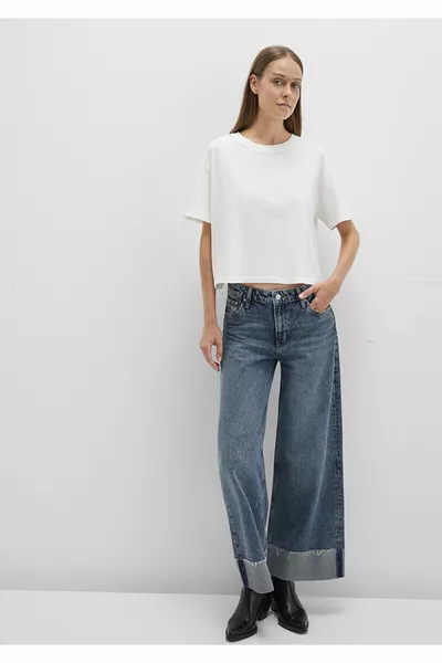 Weißes Basic-T-Shirt mit Rundhalsausschnitt in Boxy Fit 