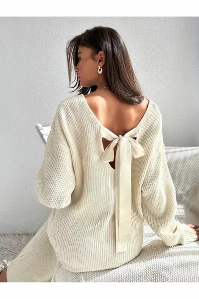 فستان صوفي مزين بشريط