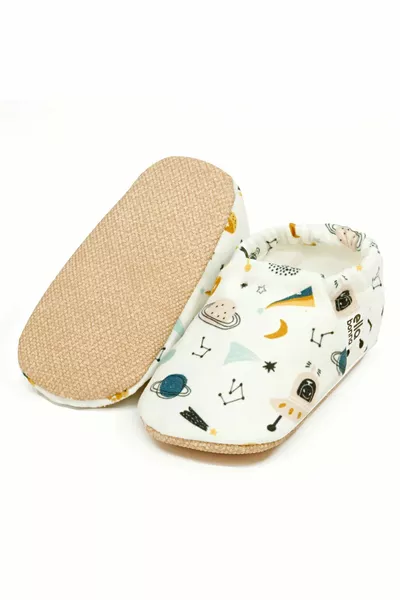 حذاء رضّع بنقشة طيور مع نعل مانع للانزلاق، حذاء منزلي، حذاء رياض أطفال، شبشب