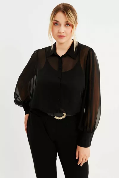 Струяща се риза от шифон