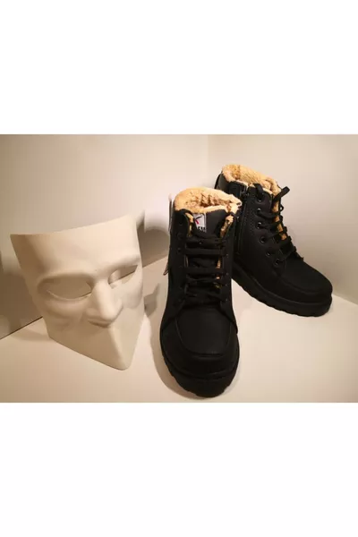 حذاء أطفال بسحاب من الصوف الأسود