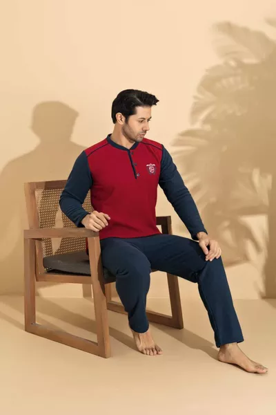 طقم بيجامة من الصوف للرجال