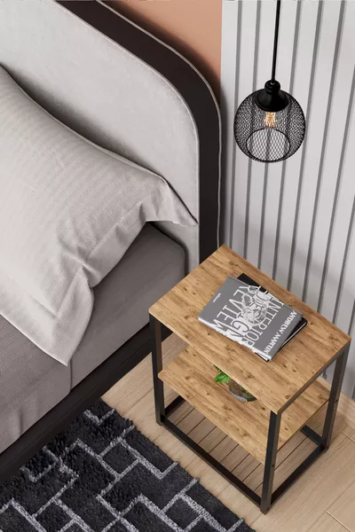 طاولة جانبية زخرفية بأرجل معدنية ورف خشبي