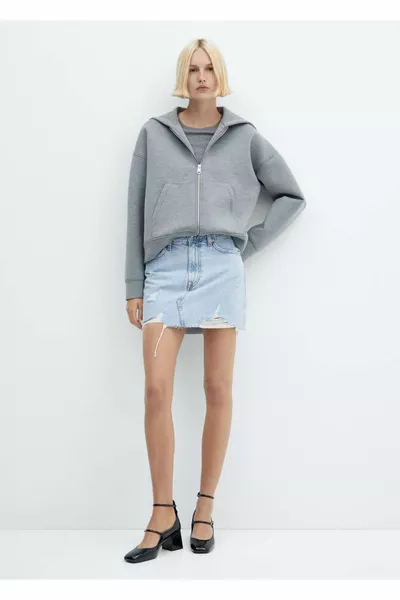 تنورة قصيرة من الدنيم