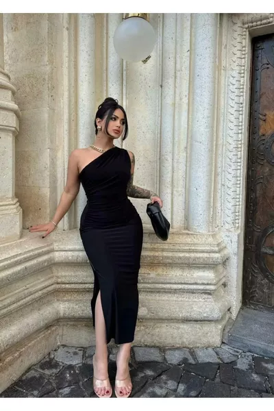 Robe Sendy drapée à épaule unique avec fente