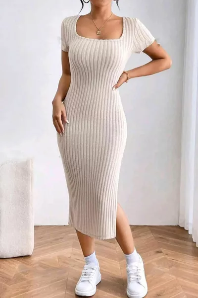 فستان صيفي نسائي بياقة على شكل حرف U وشق مع تفاصيل مربعة