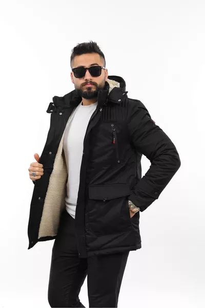 Зимняя куртка с капюшоном