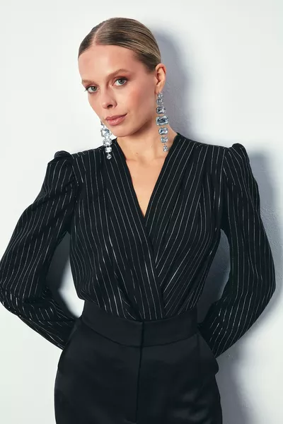 Glänzende gestreifte Bodysuit-Bluse - SCHWARZ