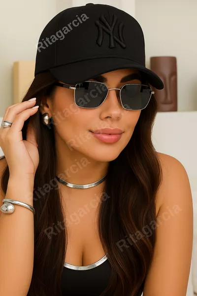 Cappellino nero unisex con ricamo Ny