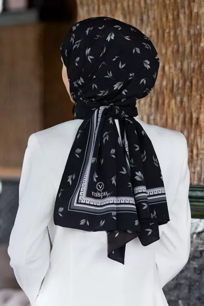 وشاح نسائي فاخر من حرير المدينة باللون الأسود