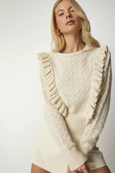 كنزة صوف نسائية بتفاصيل كشكش ونقشة مربعات 